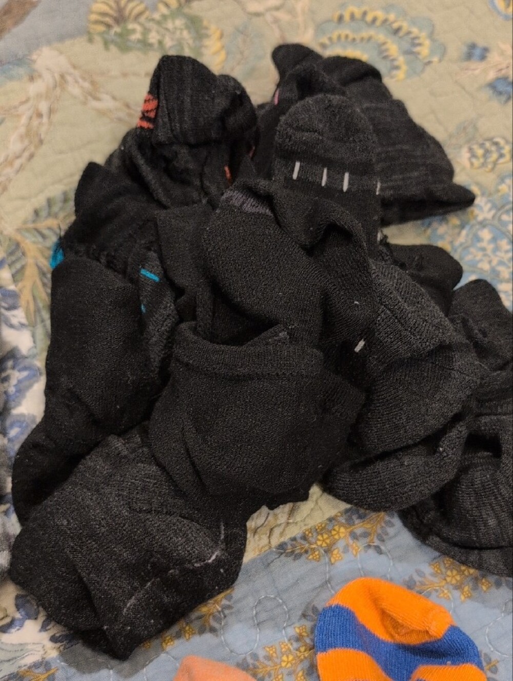 36 Women’s Colorful Mixed Ankle & No Show Socks - Picture 3 of 4